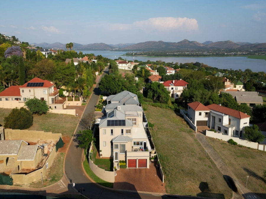 6 Bedroom Property for Sale in Kosmos Ridge North West